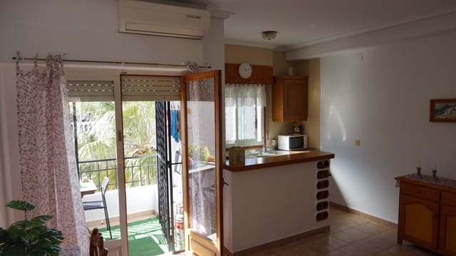 Appartement de 1 chambre à louer à Punta Prima, Torrevieja avec piscine - 550 € (Ref: 9627250)