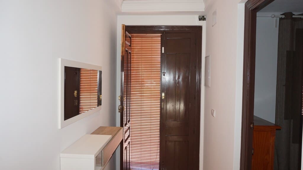 2 bedroom Villa for rent in Daya Vieja - € 800 (Ref: 9745253)