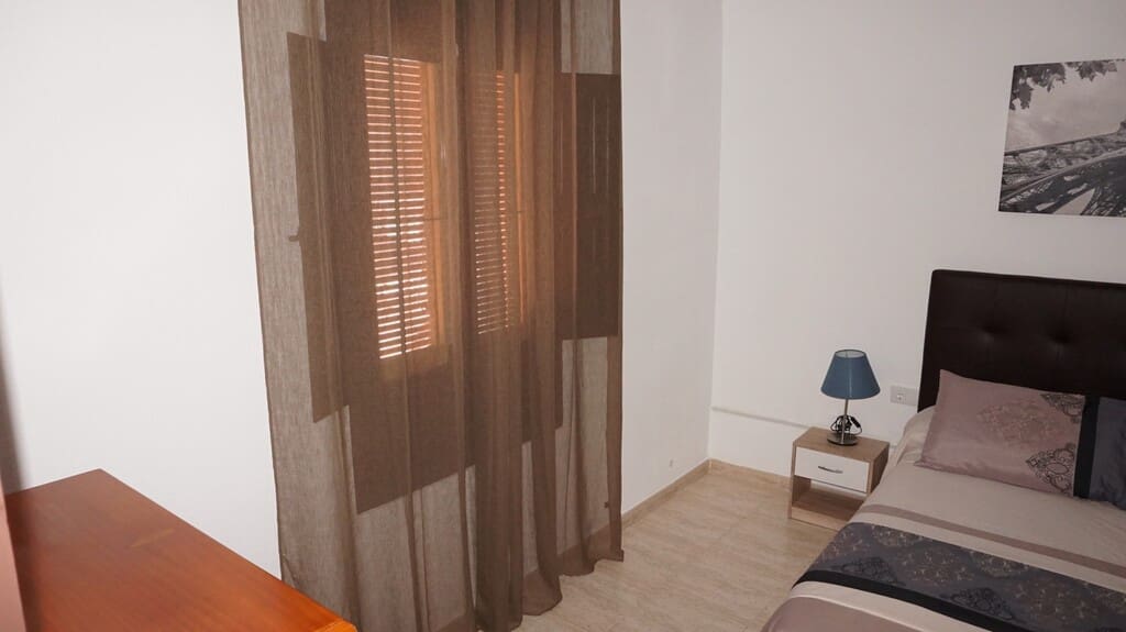 2 bedroom Villa for rent in Daya Vieja - € 800 (Ref: 9745253)