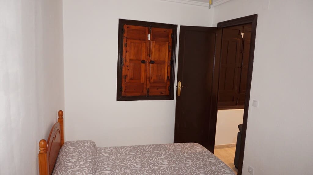 2 bedroom Villa for rent in Daya Vieja - € 800 (Ref: 9745253)