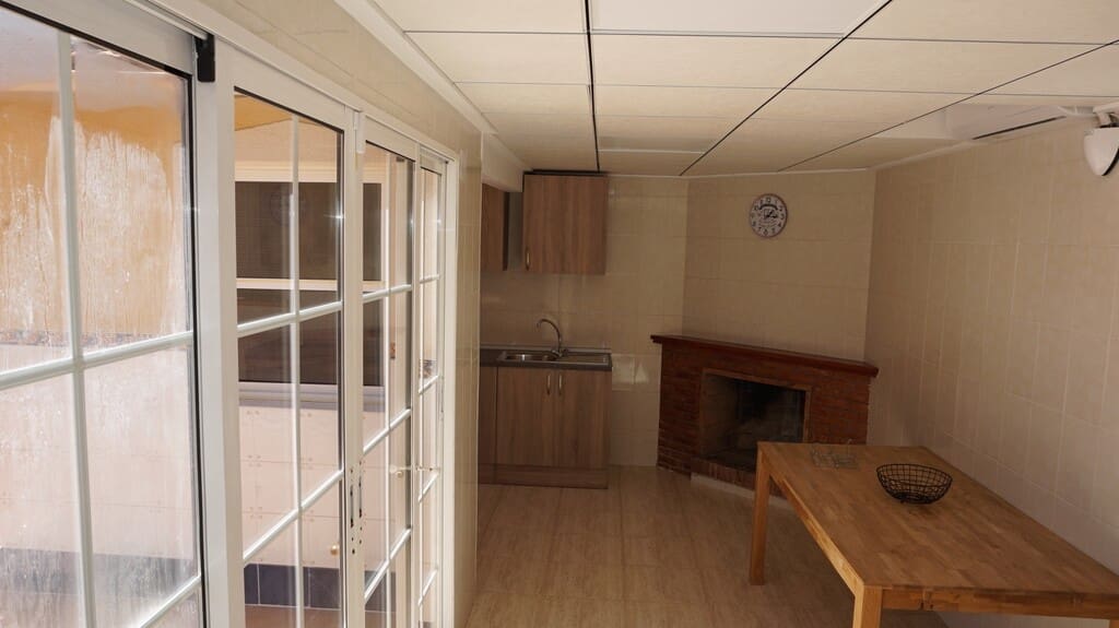 2 bedroom Villa for rent in Daya Vieja - € 800 (Ref: 9745253)