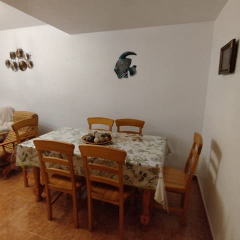 2 bedroom Apartment for rent in Guardamar del Segura - € 1,050 (Ref: 9780275)