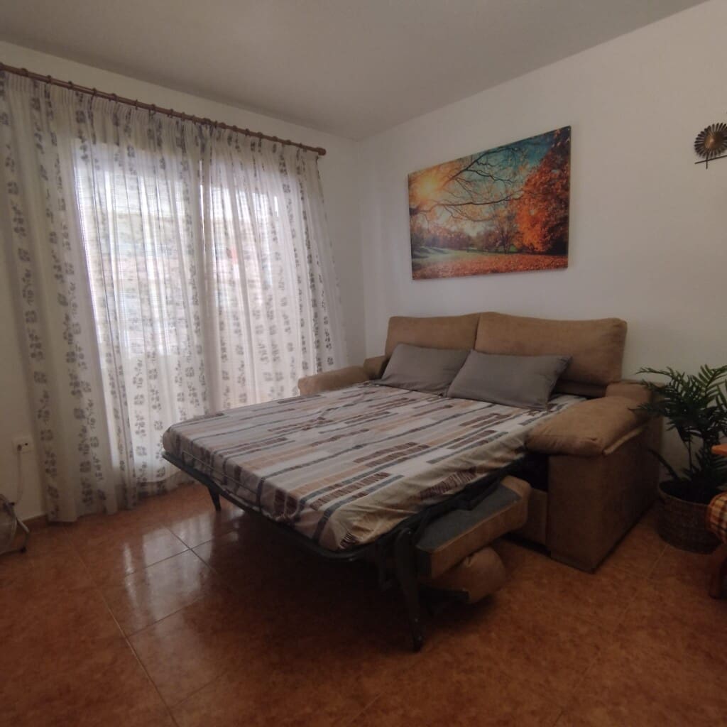 2 bedroom Apartment for rent in Guardamar del Segura - € 1,050 (Ref: 9780275)