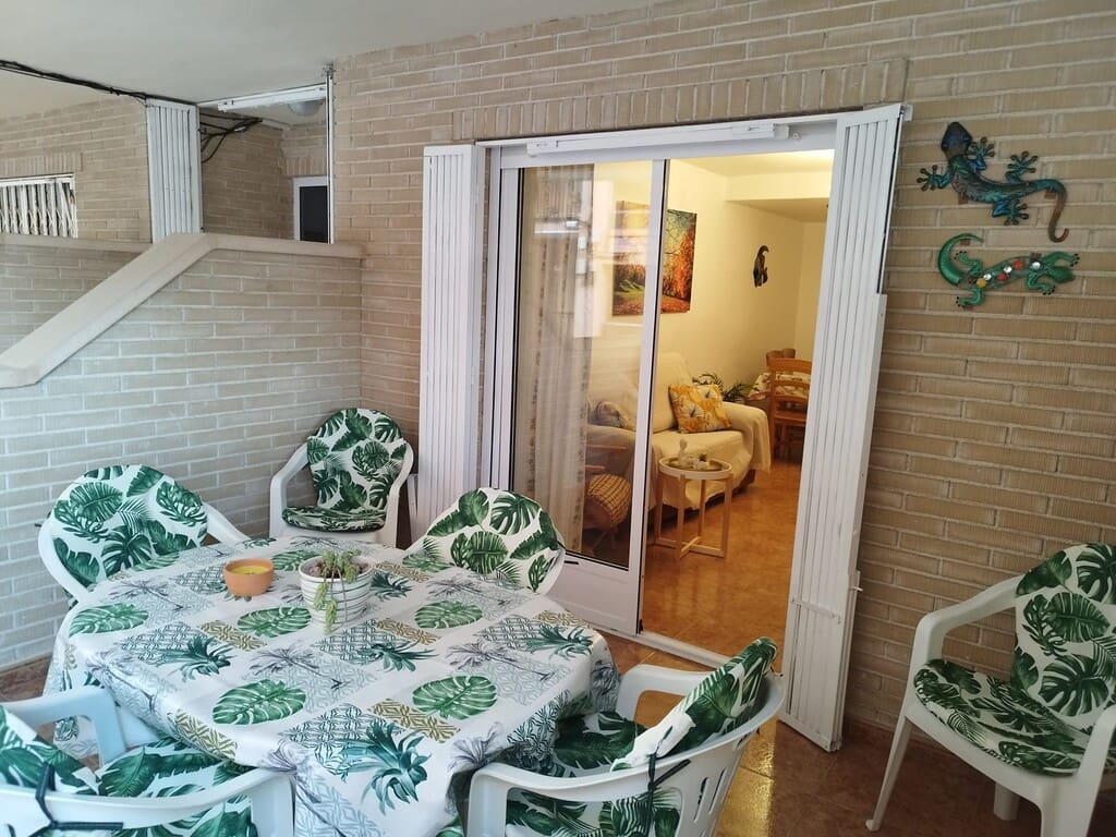 2 bedroom Apartment for rent in Guardamar del Segura - € 1,050 (Ref: 9780275)