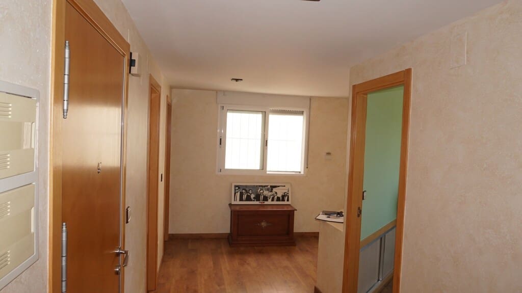 3 slaapkamer Penthouse te huur in Formentera del Segura - € 900 (Ref: 9804094)