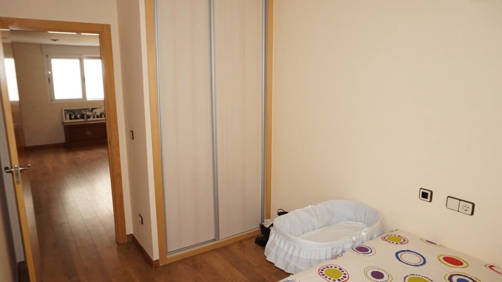 3 slaapkamer Penthouse te huur in Formentera del Segura - € 900 (Ref: 9804094)