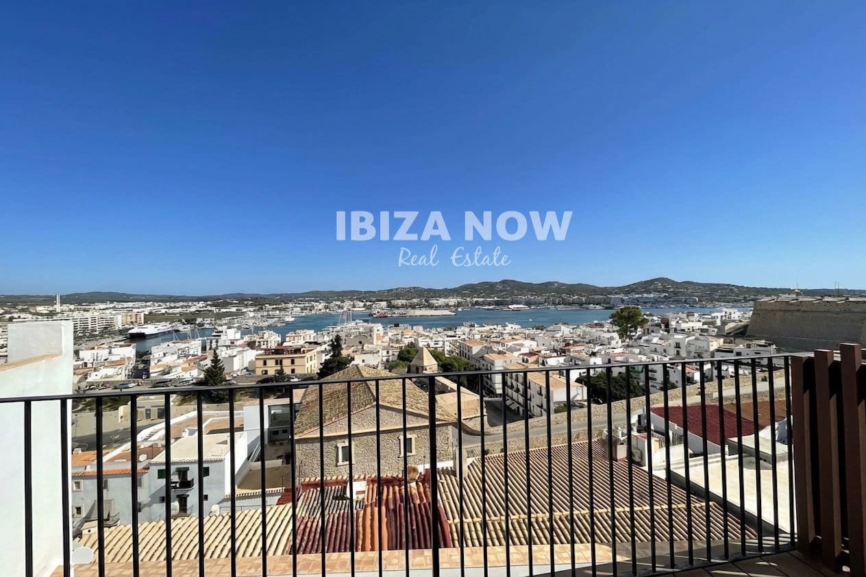 4 slaapkamer Appartement te koop in Ibiza dorp - € 1.395.000 (Ref: 10006081)