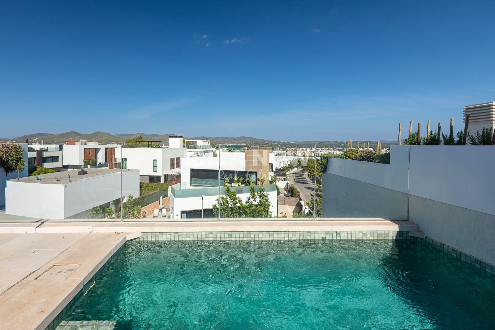 3 soveværelse Penthouse til salg i Talamanca med swimmingpool garage - € 1.650.000 (Ref: 10038547)