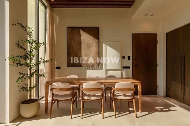 3 soverom Penthouse til salgs i Talamanca, Ibiza by med svømmebasseng garasje - € 1 650 000 (Ref: 10038547)