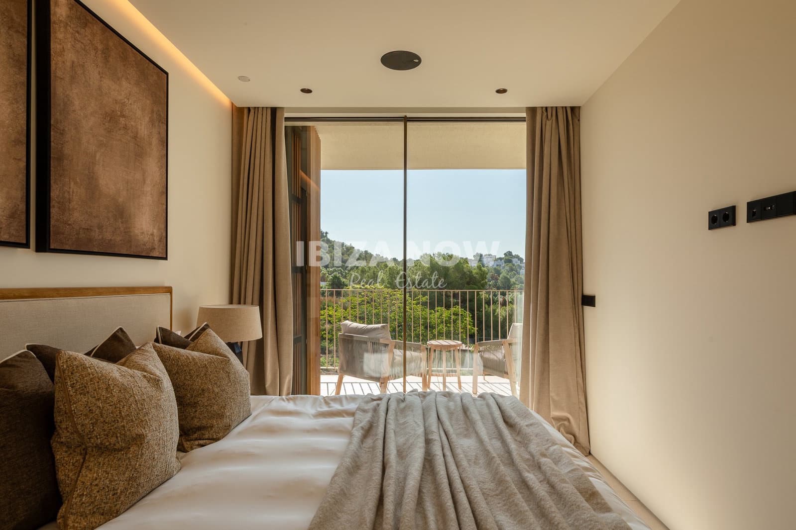3 bedroom Penthouse for sale in Talamanca with pool garage - € 1,650,000 (Ref: 10038547)
