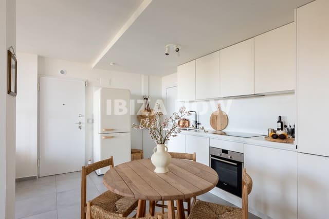 2 makuuhuone Huoneisto myytävänä paikassa Cala Vadella, San Jose / Sant Josep de Sa Talaia mukana uima-altaan 
autotalli - 625 000 € (Ref: 10110355)