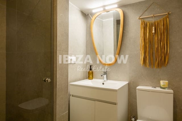 2 makuuhuone Huoneisto myytävänä paikassa Cala Vadella, San Jose / Sant Josep de Sa Talaia mukana uima-altaan 
autotalli - 625 000 € (Ref: 10110355)