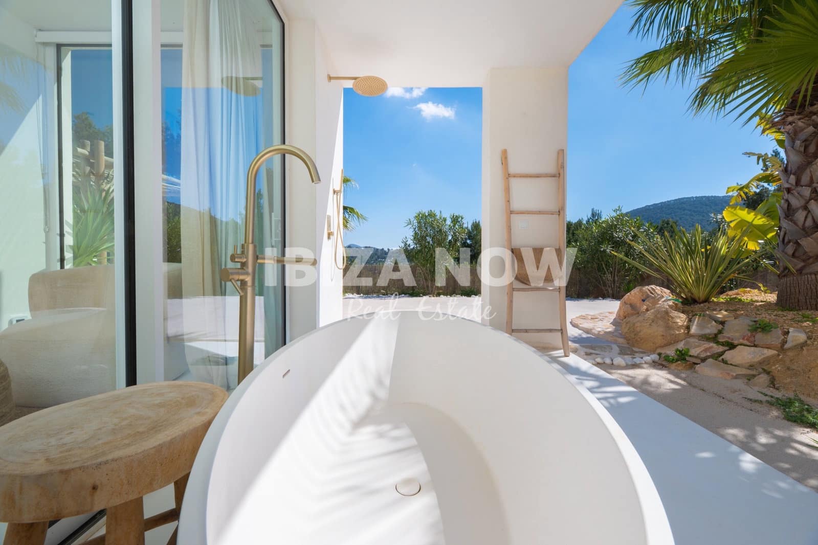 4 soverom Villa til salgs i San Jose / Sant Josep de Sa Talaia med svømmebasseng garasje - € 3 600 000 (Ref: 10110425)
