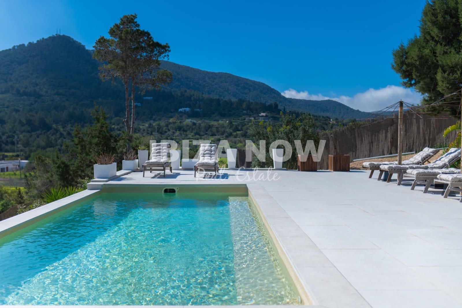 4 soverom Villa til salgs i San Jose / Sant Josep de Sa Talaia med svømmebasseng garasje - € 3 600 000 (Ref: 10110425)