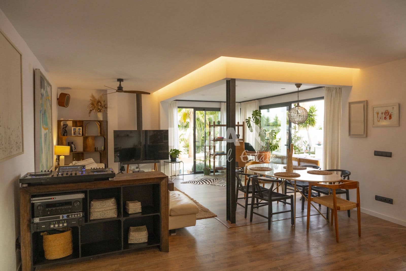 4 bedroom Villa for sale in Ibiza / Eivissa town with pool garage - € 1,980,000 (Ref: 10174300)