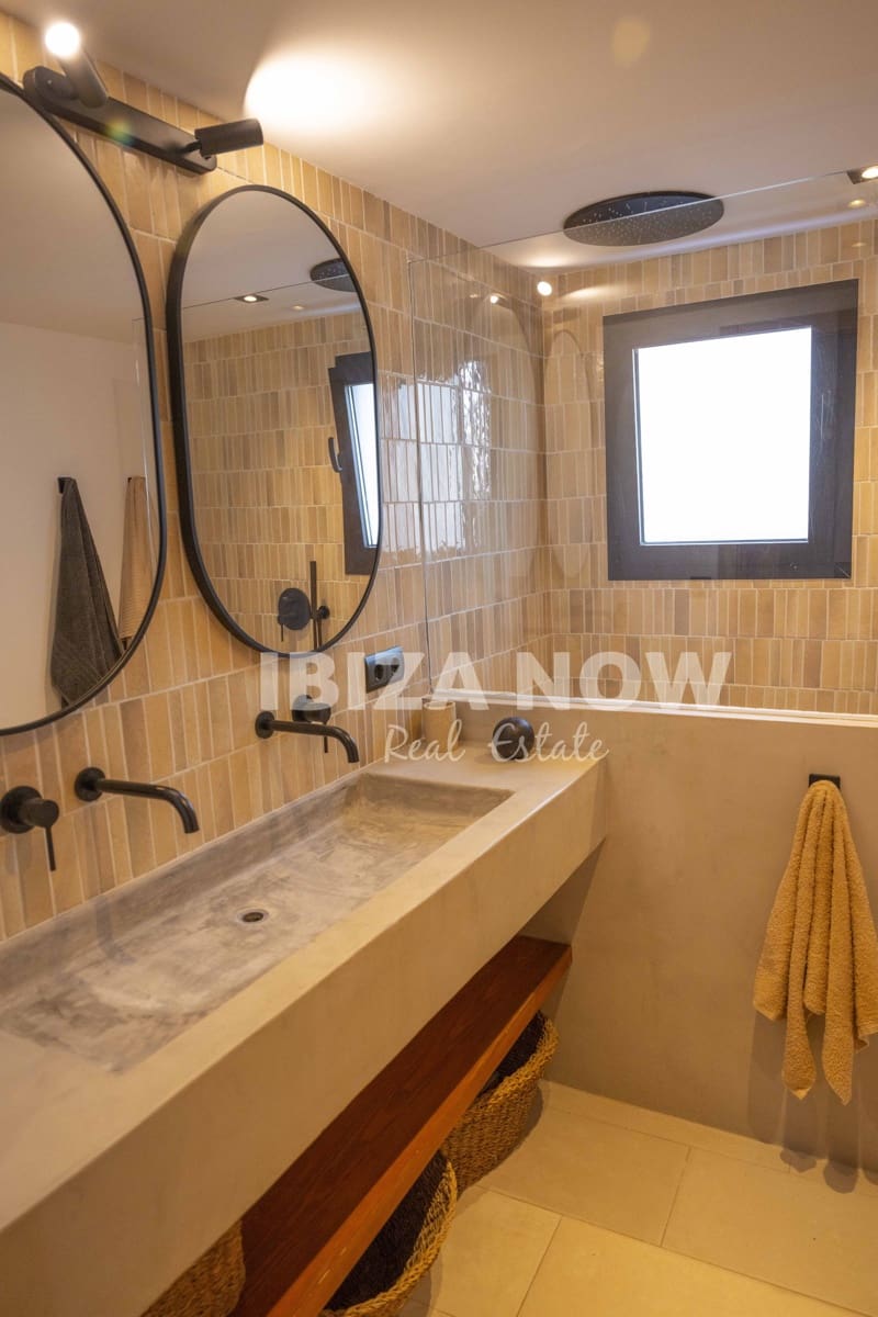 4 bedroom Villa for sale in Ibiza / Eivissa town with pool garage - € 1,980,000 (Ref: 10174300)
