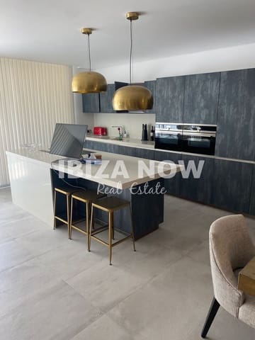 4 soveværelse Villa til salg i Cala Llonga, Santa Eulalia / Santa Eularia med swimmingpool - € 3.200.000 (Ref: 7508110)