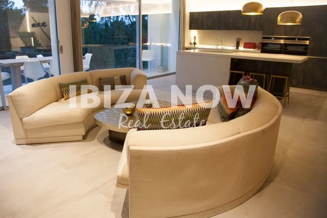 4 soveværelse Villa til salg i Cala Llonga, Santa Eulalia / Santa Eularia med swimmingpool - € 3.200.000 (Ref: 7508110)