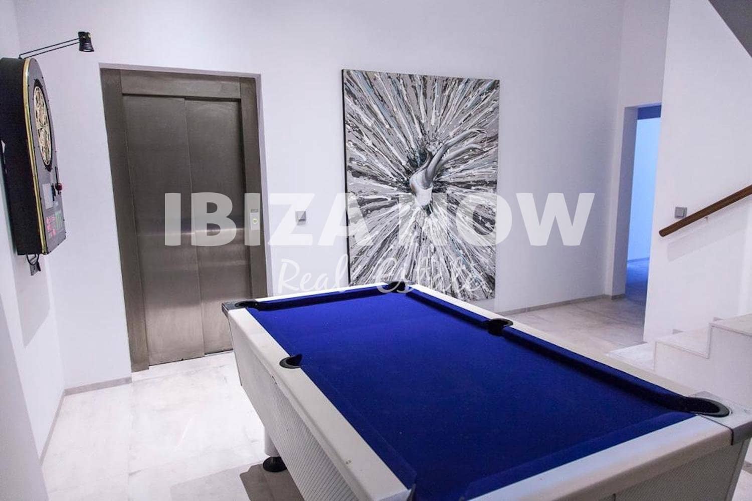 4 bedroom Villa for sale in Cala Llonga with pool garage - € 2,850,000 (Ref: 7508110)
