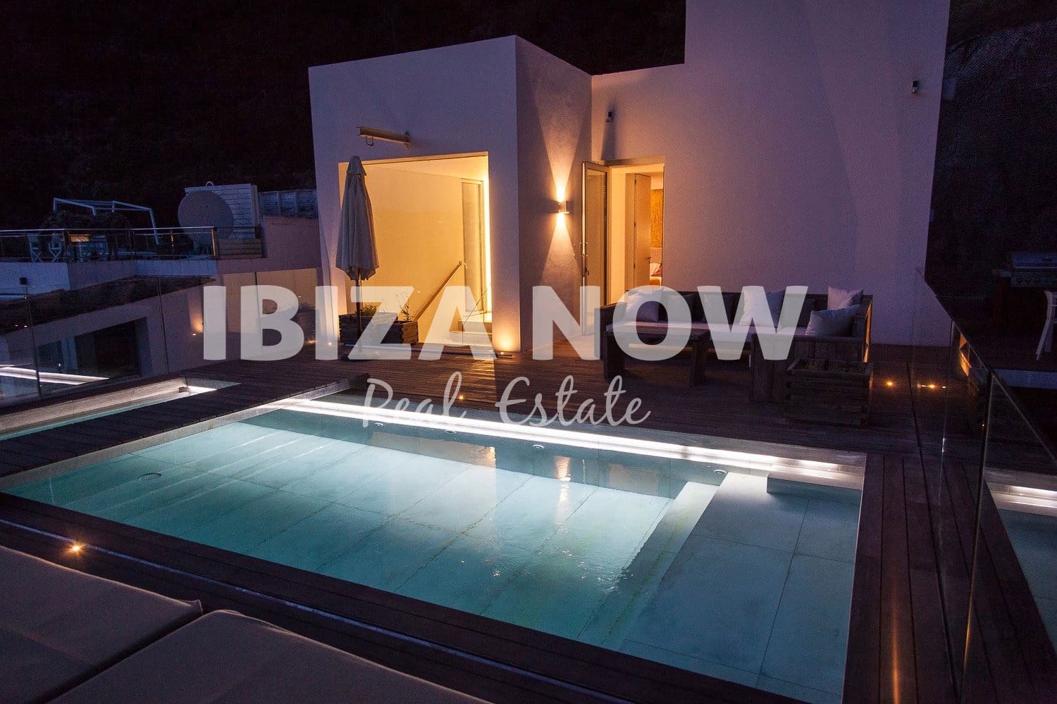 4 bedroom Villa for sale in Cala Llonga with pool garage - € 2,850,000 (Ref: 7508110)