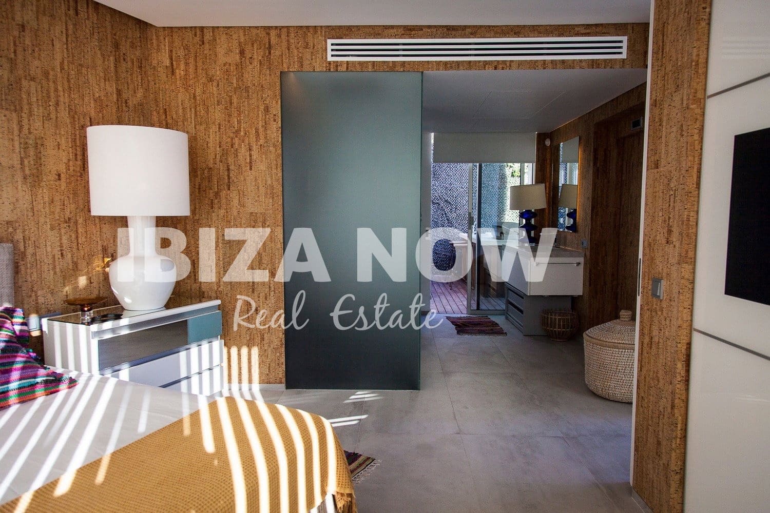 4 bedroom Villa for sale in Cala Llonga with pool garage - € 2,850,000 (Ref: 7508110)