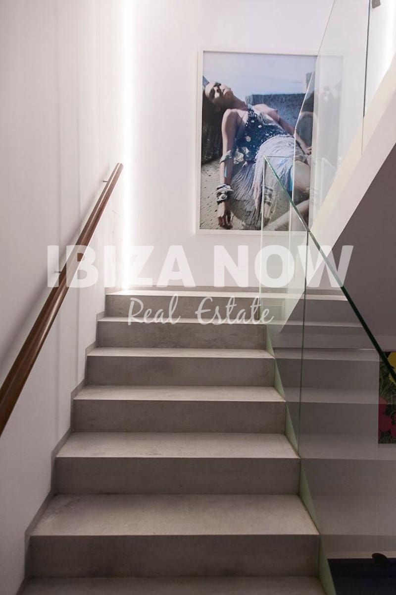 4 bedroom Villa for sale in Cala Llonga with pool garage - € 2,850,000 (Ref: 7508110)