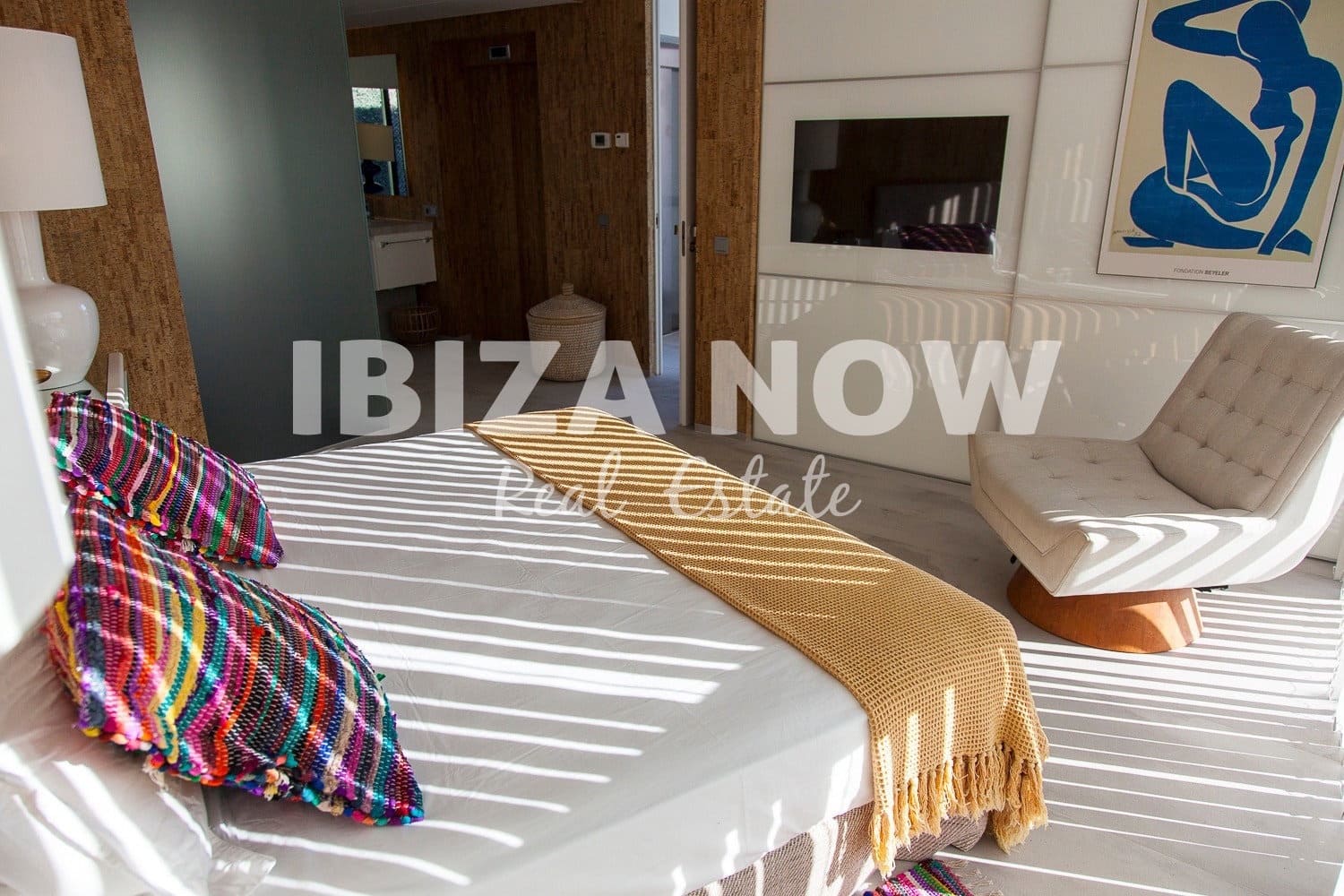 4 bedroom Villa for sale in Cala Llonga with pool garage - € 2,850,000 (Ref: 7508110)