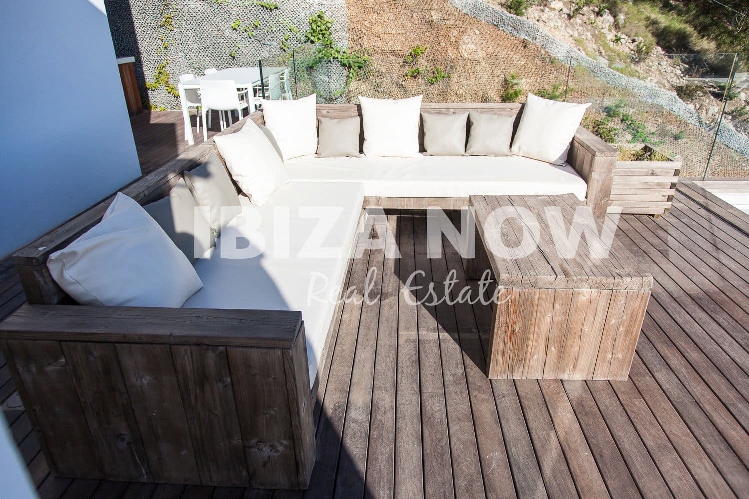 4 bedroom Villa for sale in Cala Llonga with pool garage - € 2,850,000 (Ref: 7508110)