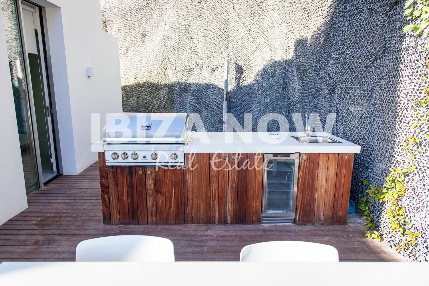 4 bedroom Villa for sale in Cala Llonga with pool garage - € 2,850,000 (Ref: 7508110)