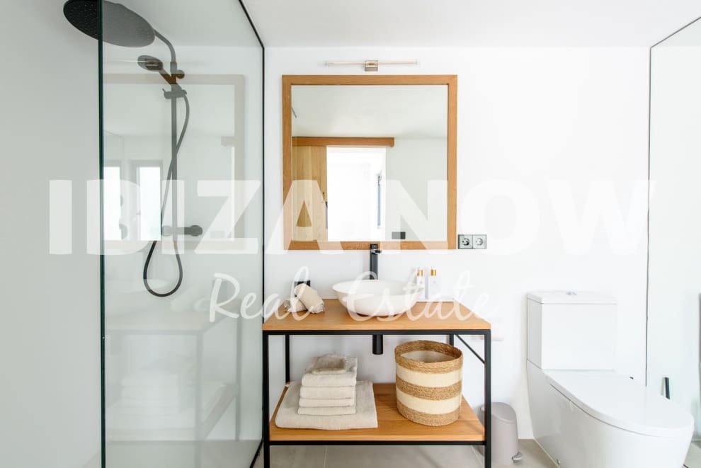 6 soveværelse Villa til salg i Es Cubells med swimmingpool - € 4.850.000 (Ref: 7717523)