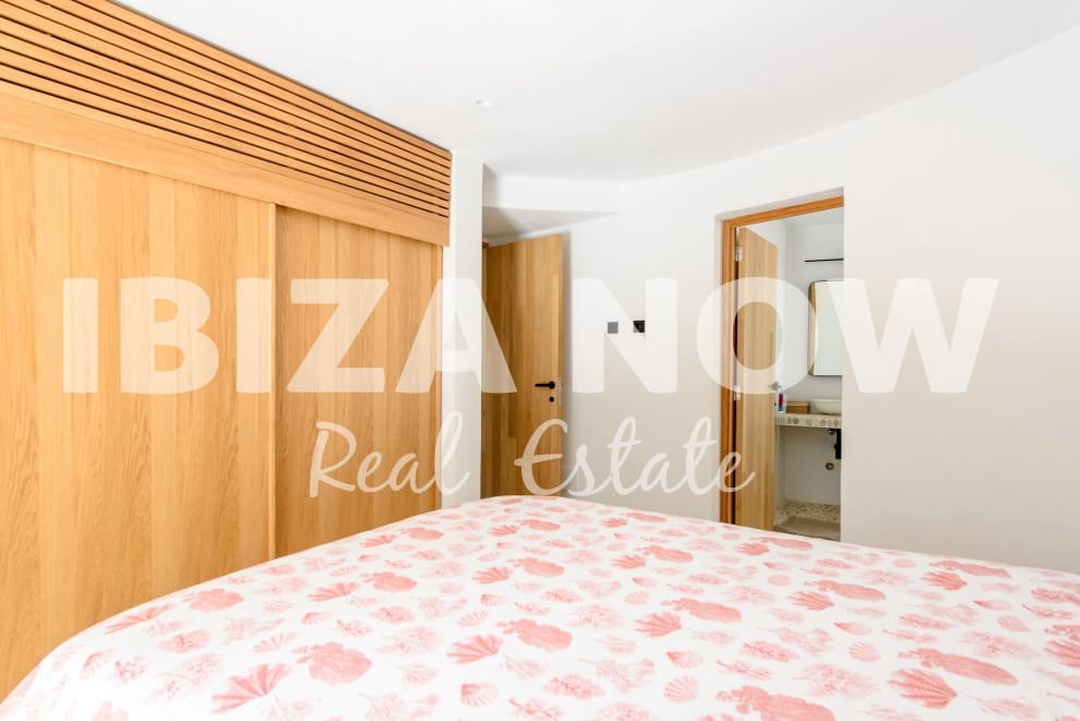 6 soveværelse Villa til salg i Es Cubells med swimmingpool - € 4.850.000 (Ref: 7717523)