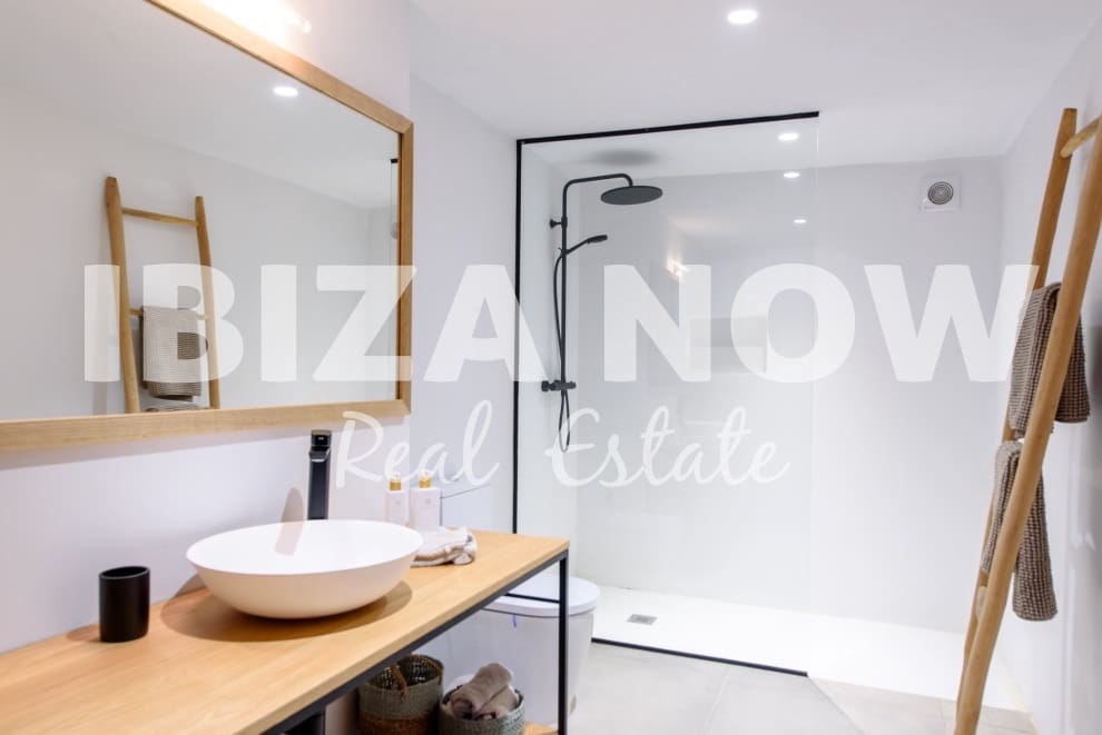 6 soveværelse Villa til salg i Es Cubells med swimmingpool - € 4.850.000 (Ref: 7717523)