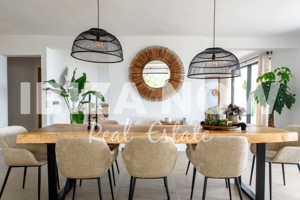 6 soveværelse Villa til salg i Es Cubells med swimmingpool - € 4.850.000 (Ref: 7717523)