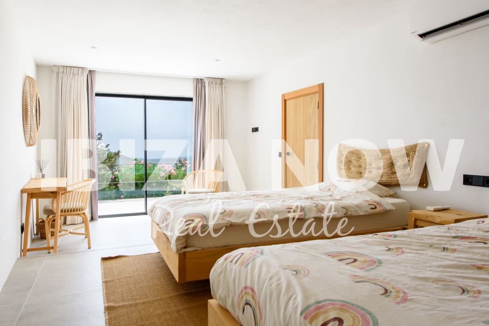 6 soveværelse Villa til salg i Es Cubells med swimmingpool - € 4.850.000 (Ref: 7717523)