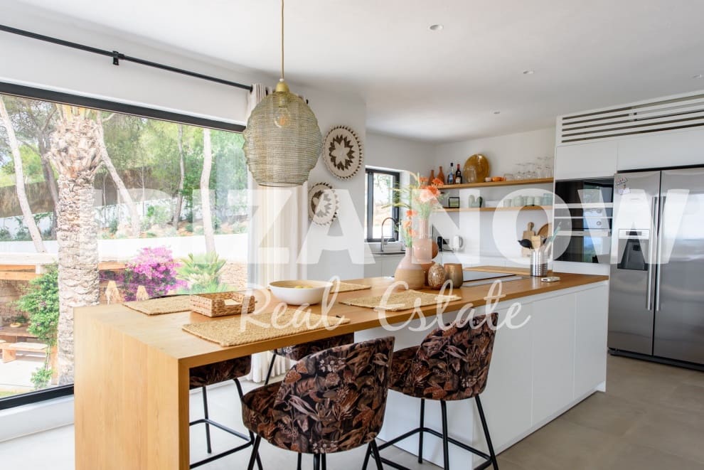 6 soveværelse Villa til salg i Es Cubells med swimmingpool - € 4.850.000 (Ref: 7717523)