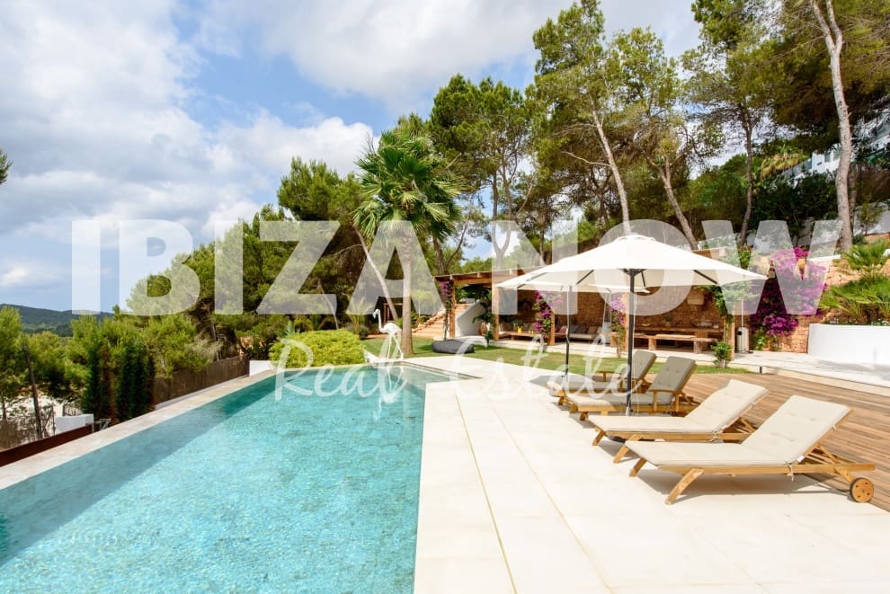 6 soveværelse Villa til salg i Es Cubells med swimmingpool - € 4.850.000 (Ref: 7717523)