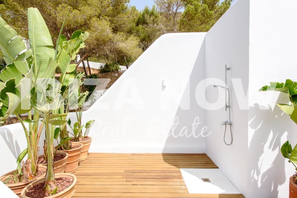 6 soveværelse Villa til salg i Es Cubells med swimmingpool - € 4.850.000 (Ref: 7717523)