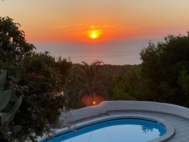 6 soveværelse Villa til salg i Cala Salada med swimmingpool - € 2.850.000 (Ref: 8047285)