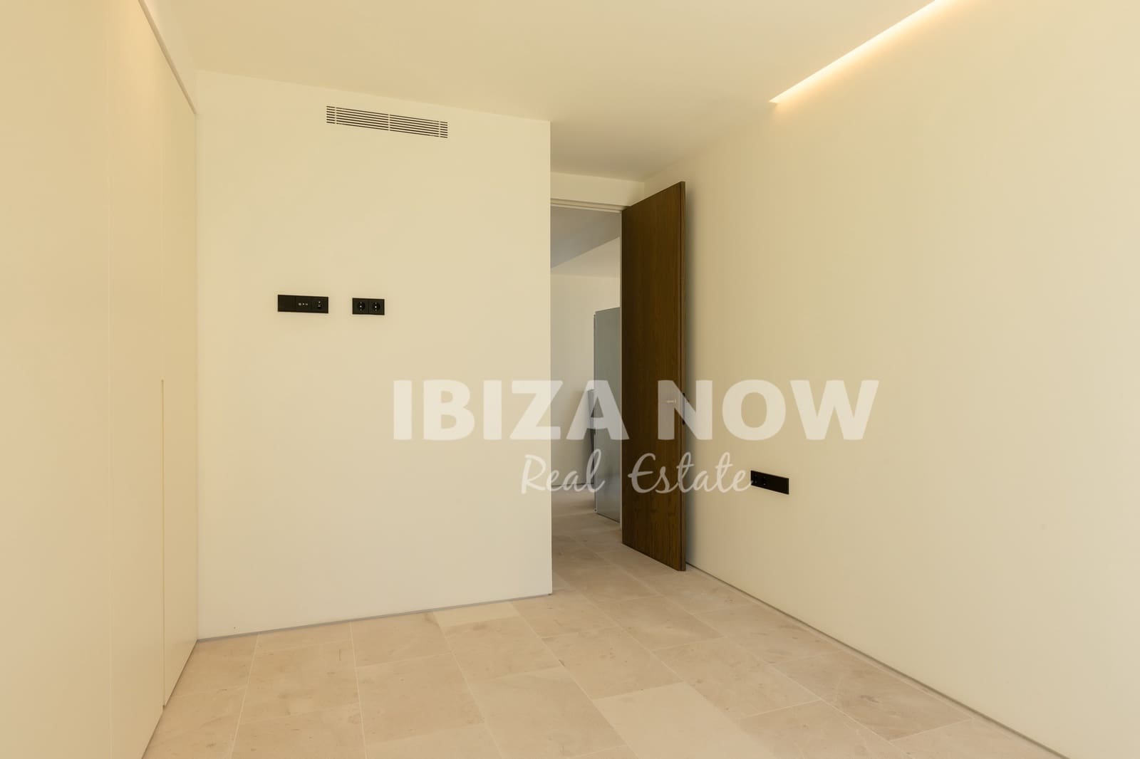 Apartamento de 3 habitaciones en Talamanca en venta con piscina - 2.000.000 € (Ref: 8499589)