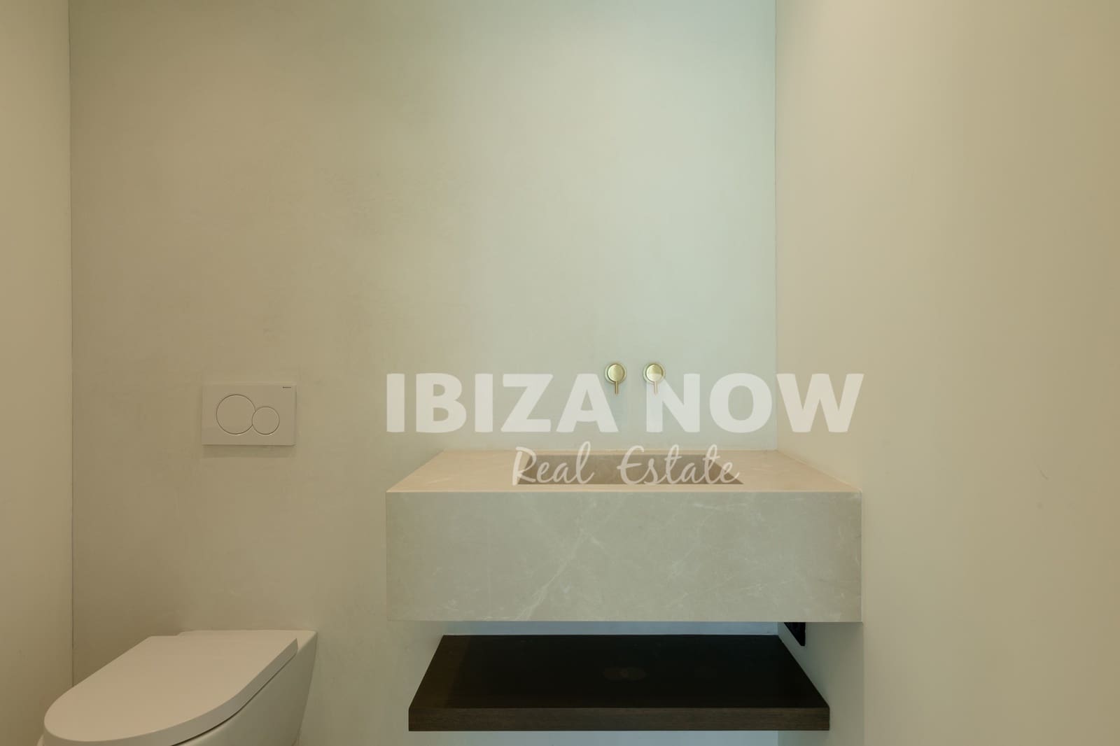 Apartamento de 3 habitaciones en Talamanca en venta con piscina - 2.000.000 € (Ref: 8499589)