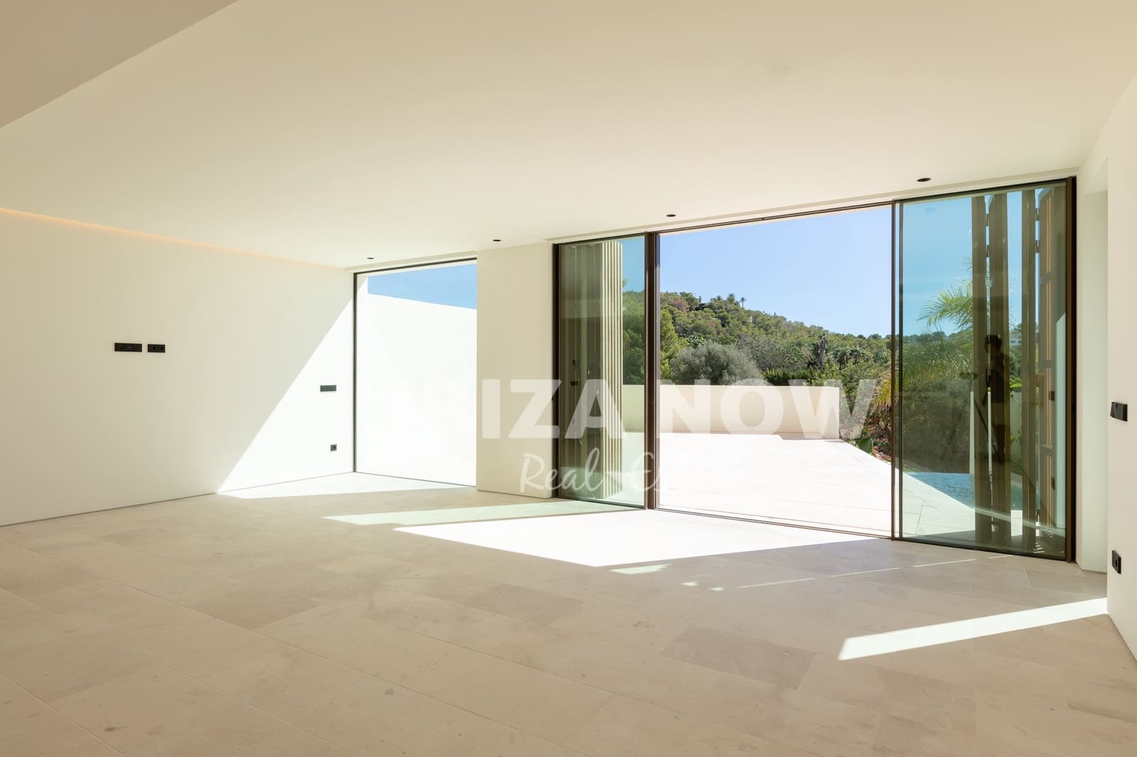 Apartamento de 3 habitaciones en Talamanca en venta con piscina - 2.000.000 € (Ref: 8499589)