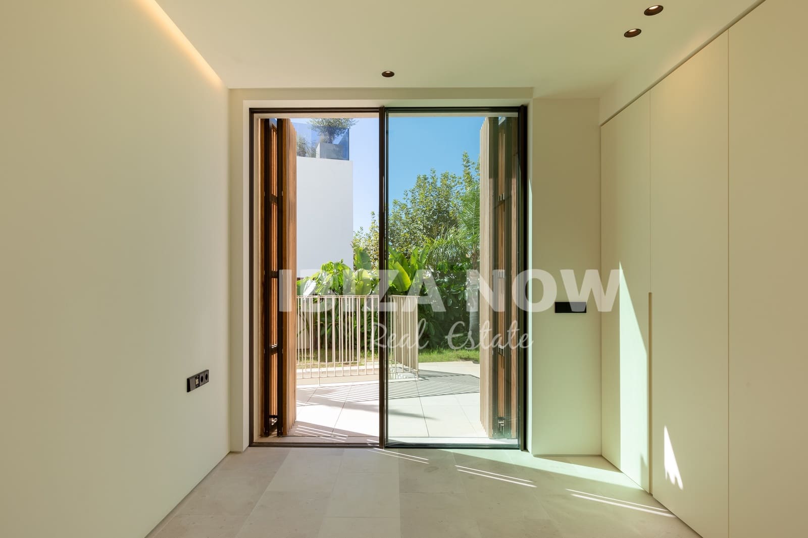 Apartamento de 3 habitaciones en Talamanca en venta con piscina - 2.000.000 € (Ref: 8499589)