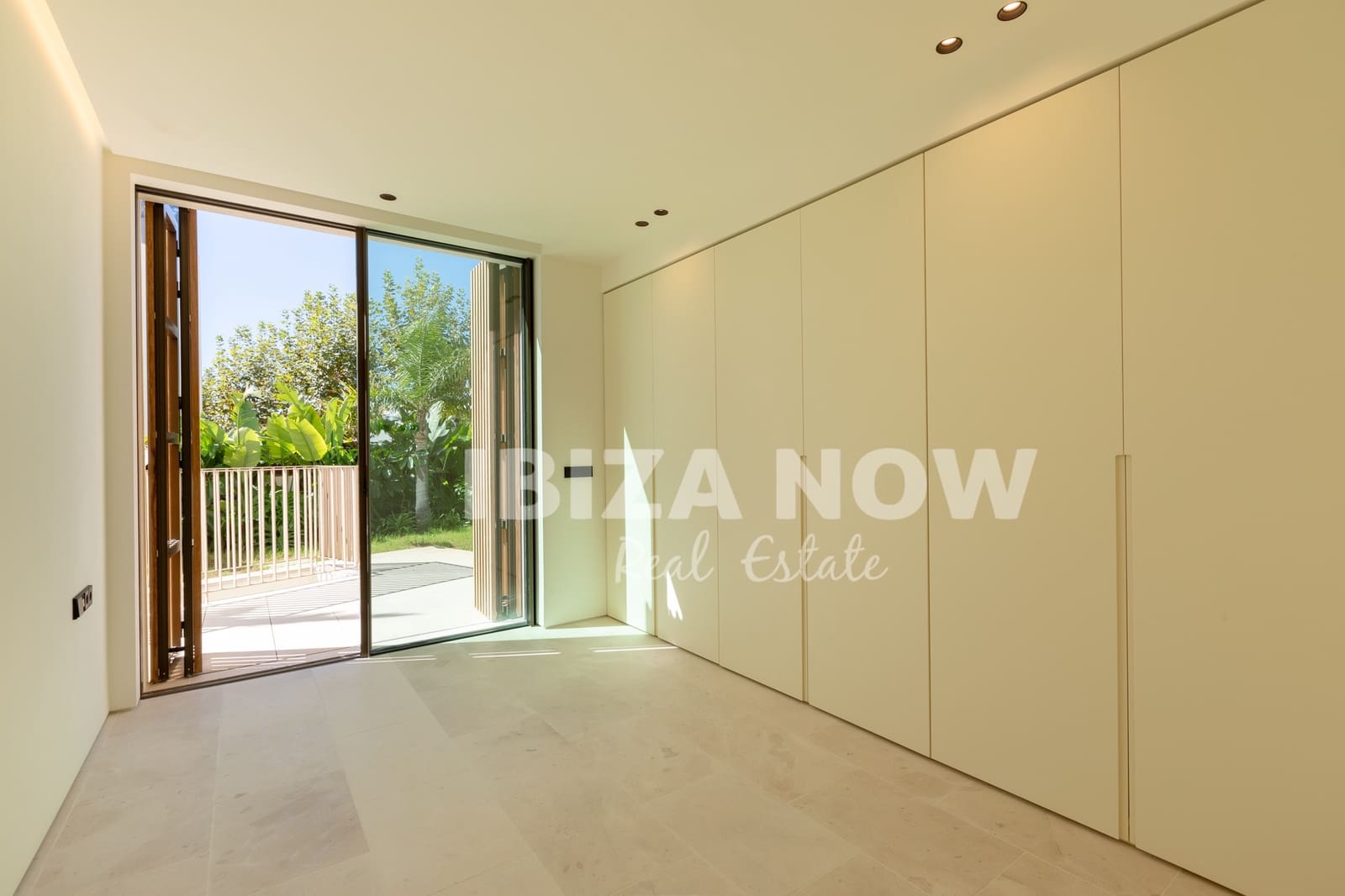 Apartamento de 3 habitaciones en Talamanca en venta con piscina - 2.000.000 € (Ref: 8499589)