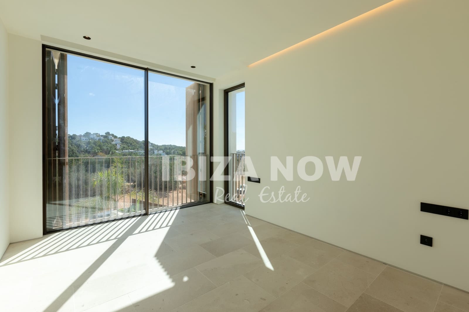 Apartamento de 3 habitaciones en Talamanca en venta con piscina - 2.000.000 € (Ref: 8499589)