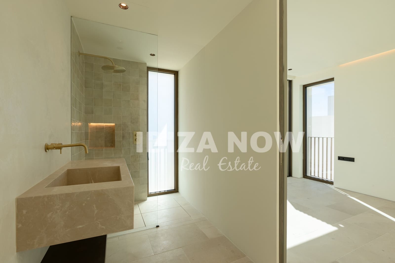 Apartamento de 3 habitaciones en Talamanca en venta con piscina - 2.000.000 € (Ref: 8499589)