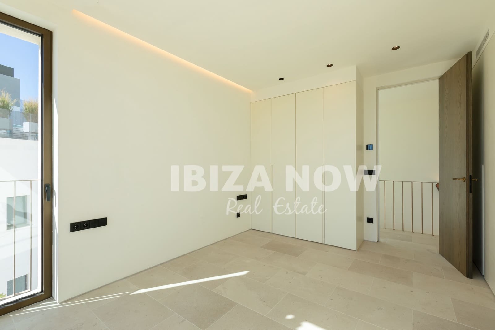 Apartamento de 3 habitaciones en Talamanca en venta con piscina - 2.000.000 € (Ref: 8499589)