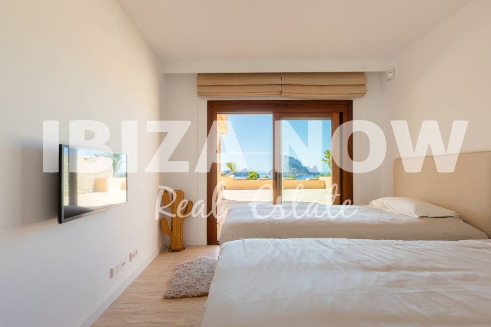 Apartamento de 2 habitaciones en San Jose / Sant Josep de Sa Talaia en venta con piscina garaje - 1.150.000 € (Ref: 8533276)