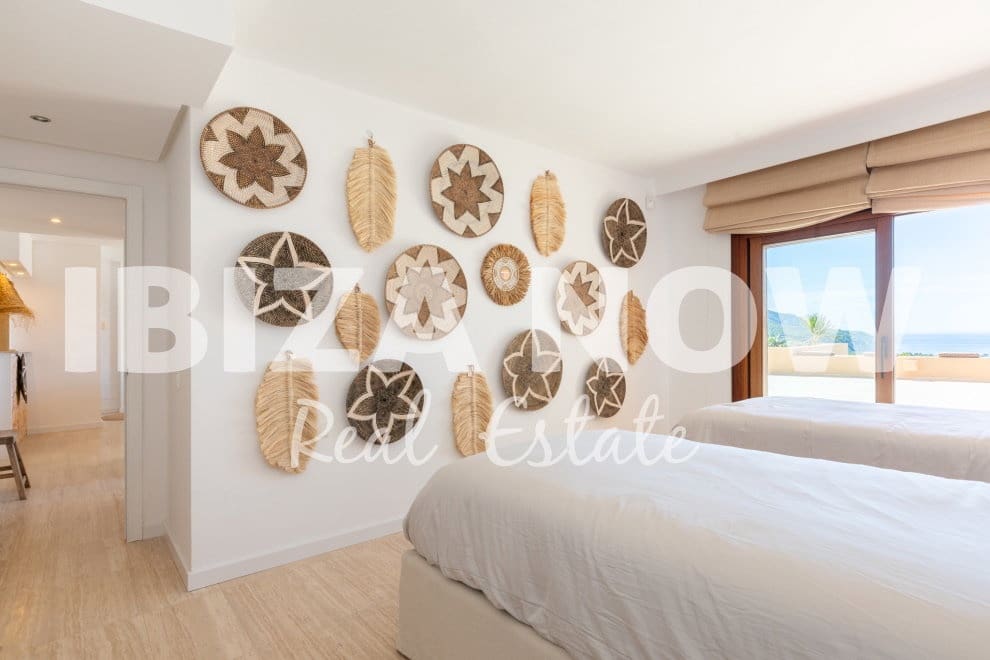 Apartamento de 2 habitaciones en San Jose / Sant Josep de Sa Talaia en venta con piscina garaje - 1.150.000 € (Ref: 8533276)