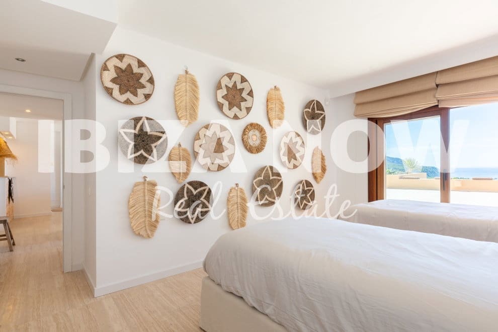 Apartamento de 2 habitaciones en San Jose / Sant Josep de Sa Talaia en venta con piscina garaje - 1.150.000 € (Ref: 8533276)