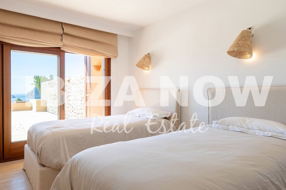 Apartamento de 2 habitaciones en San Jose / Sant Josep de Sa Talaia en venta con piscina garaje - 1.150.000 € (Ref: 8533276)